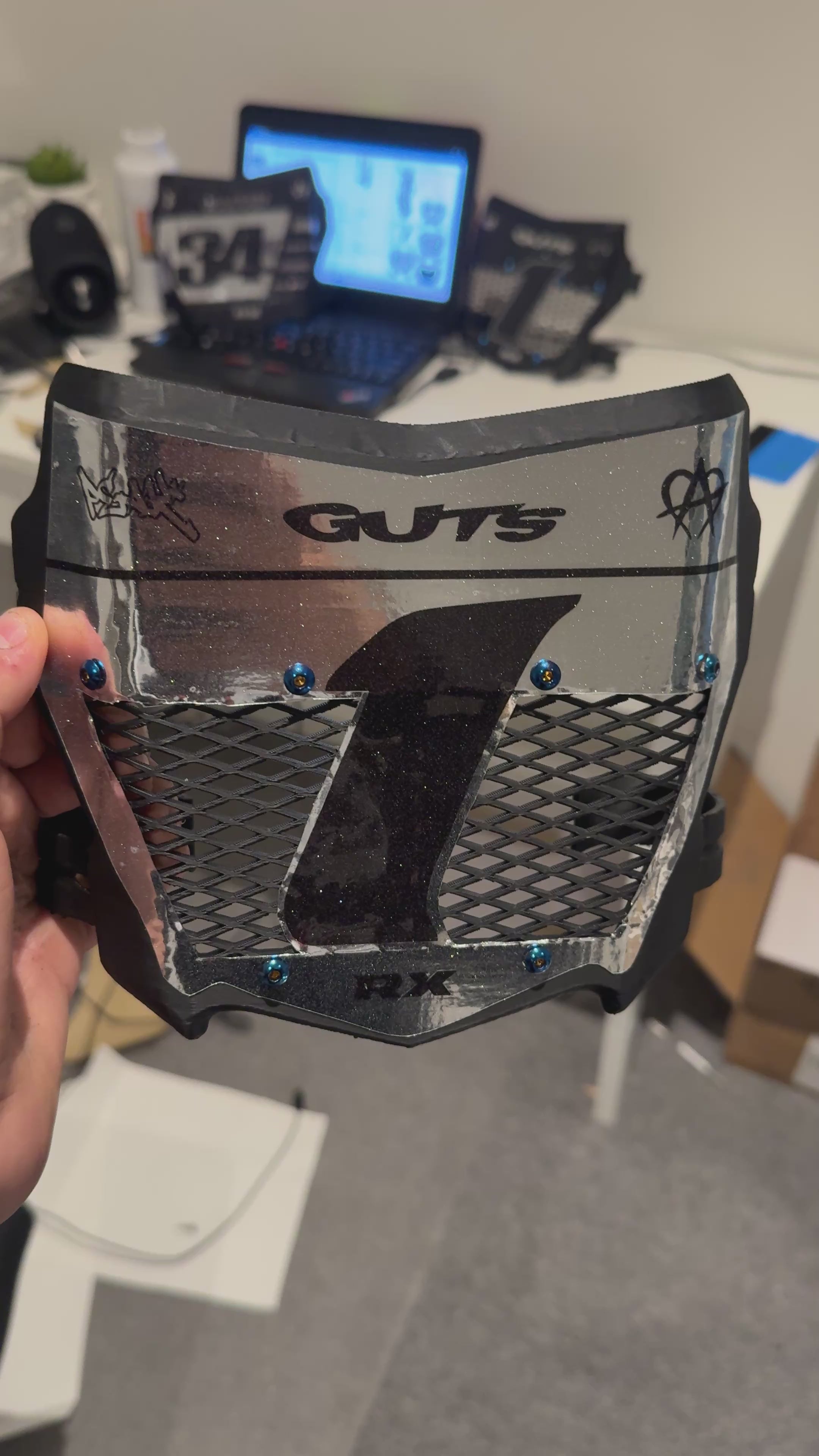 CHROME VENTED MOTOCUTZ